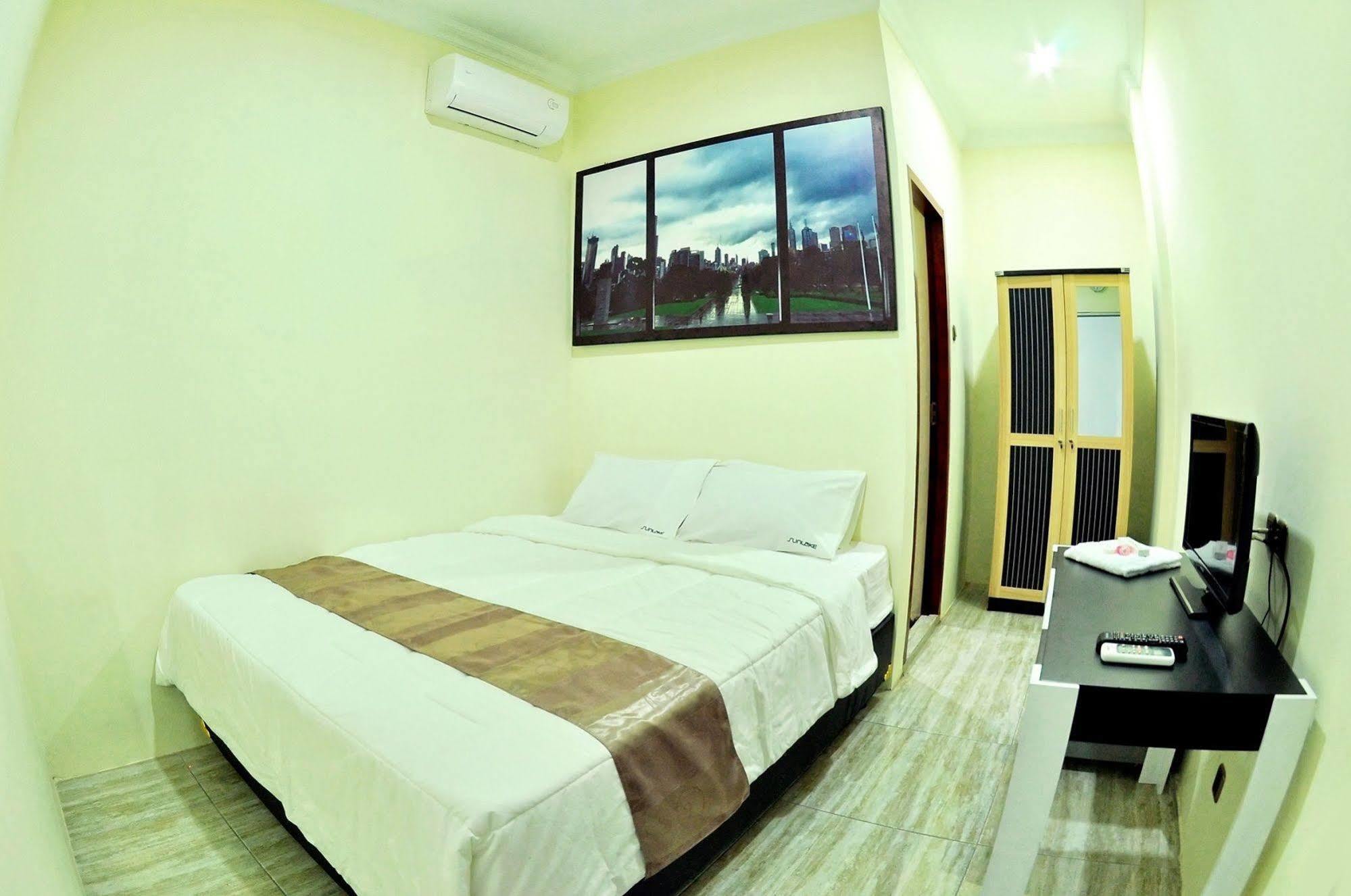 Hotel Ds Colive Peterongan Semarang Esterno foto